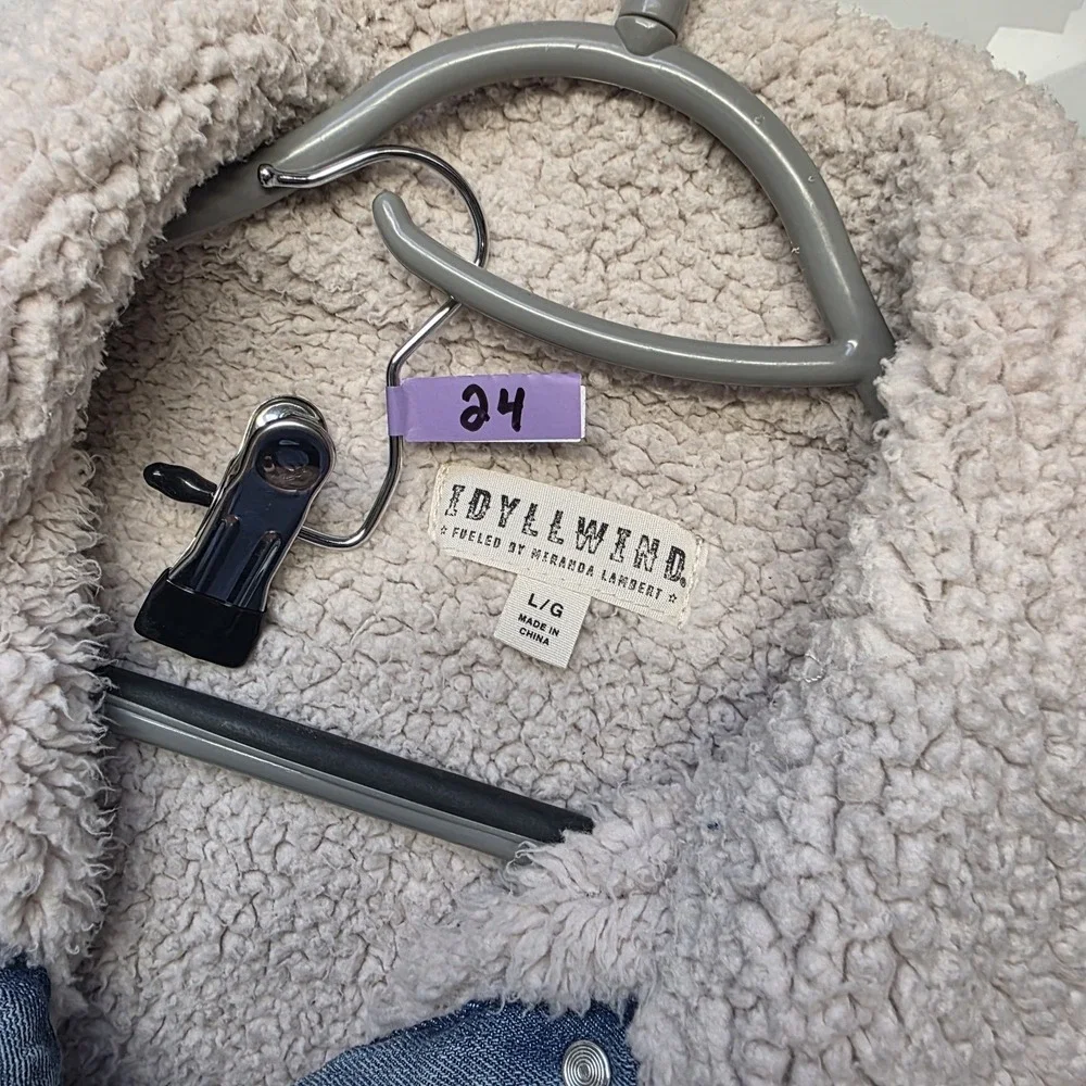 Idyllwind Women's Edgewood Sherpa Lined Denim Jacket Sz Large Western Wear - Picture 7 of 7